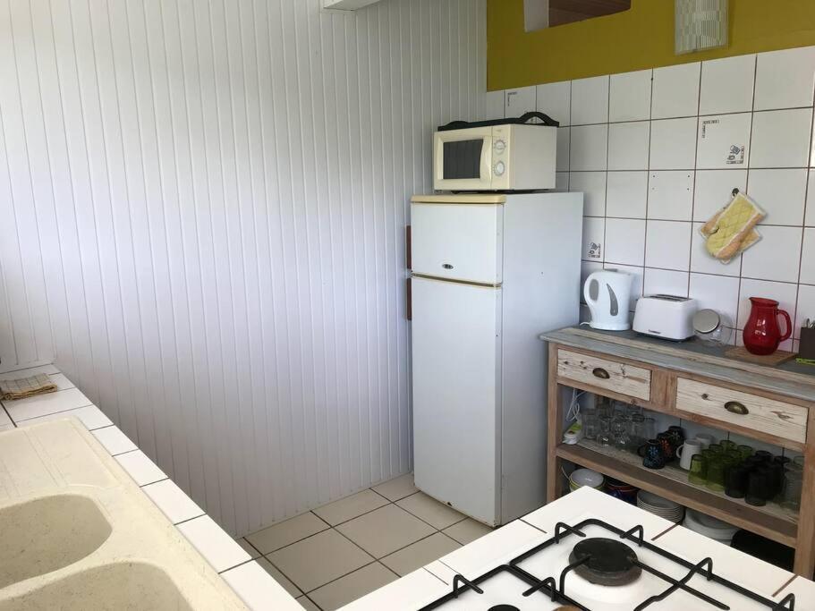 Case A Lili, Joli Bas De Villa Face A La Mer. Terre-De-Haut Eksteriør bilde